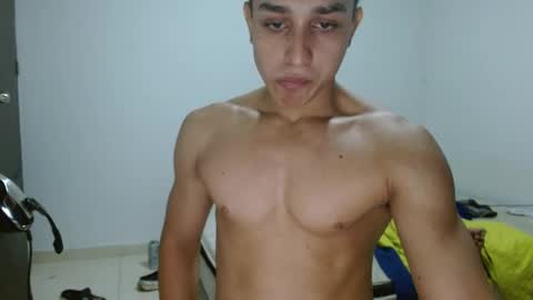 Snapshot of ney_quiroz chatting on 10.25.25 ney hotman online show from 10.25.25