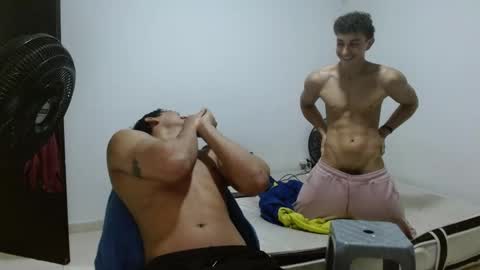 Snapshot of ney_quiroz chatting on 10.30.25 ney hotman online show from 10.30.25