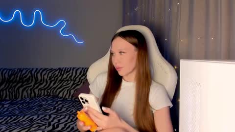 Mina online show from 12.02.25