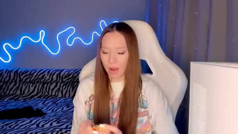 Mina online show from 12.22.25