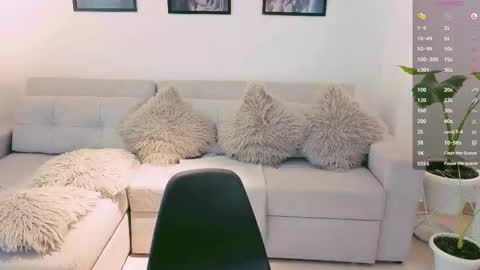   online show from 10.06.25