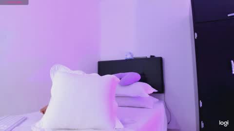 Snapshot of nia_16 chatting on 01.30.25 nia_16 online show from 01.30.25