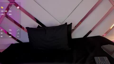 Snapshot of nia_crawford_ chatting on 02.06.26 Nia online show from 02.06.26