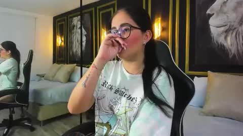 Snapshot of nia_may chatting on 10.24.25 N I A online show from 10.24.25