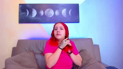 Snapshot of nia_stark chatting on 12.30.24 Estefani online show from 12.30.24