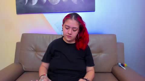 Snapshot of nia_stark chatting on 01.06.25 Estefani online show from 01.06.25