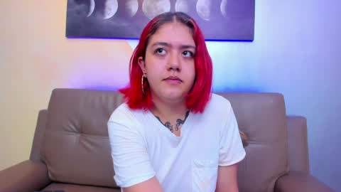 Snapshot of nia_stark chatting on 02.03.25 Estefani online show from 02.03.25