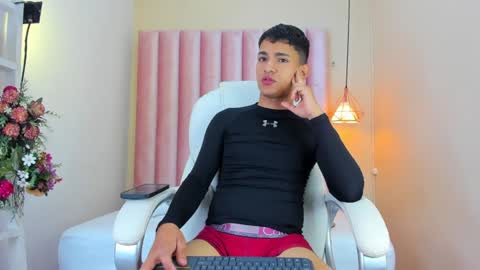 Snapshot of niall_falcon chatting on 01.11.25 Niall online show from 01.11.25