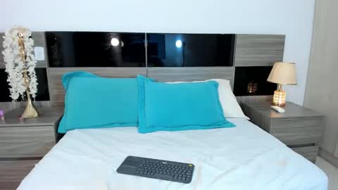 NiaPardo online show from 04.21.26