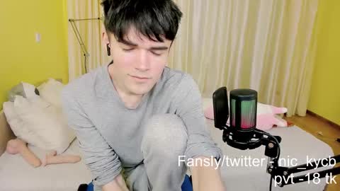 Snapshot of nic_ky chatting on 12.18.24 Nick PVT is open FanslyTwitter - Nic kycb online show from 12.18.24