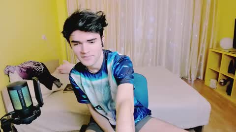 Snapshot of nic_ky chatting on 03.11.25 Nick PVT is open FanslyTwitter - Nic kycb online show from 03.11.25