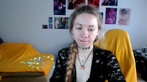 Snapshot of nica_kawaii chatting on 05.18.26 nica_kawaii online show from 05.18.26