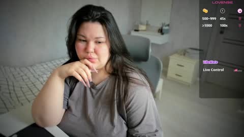 Snapshot of nicara_ chatting on 05.25.26 nicara_ online show from 05.25.26