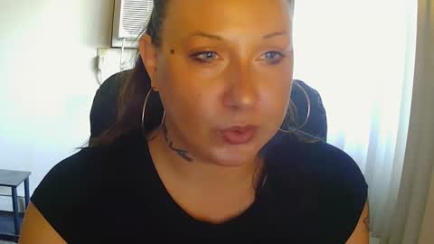 Snapshot of niccibaby chatting on 09.20.25 Nicci babyyy online show from 09.20.25