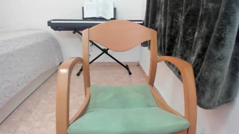 Snapshot of nicebrown chatting on 10.28.25 Sfora online show from 10.28.25