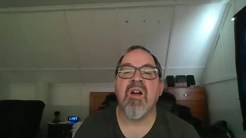 Snapshot of niceguy7208 chatting on 11.01.25 niceguy7208 online show from 11.01.25