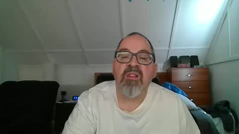 Snapshot of niceguy7208 chatting on 11.09.25 niceguy7208 online show from 11.09.25