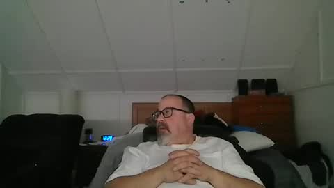 Snapshot of niceguy7208 chatting on 11.10.25 niceguy7208 online show from 11.10.25