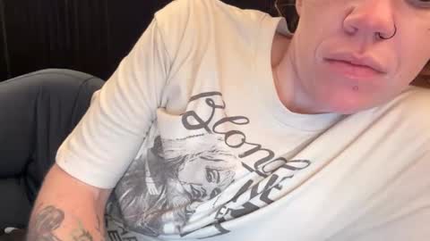 Snapshot of nicholerosex chatting on 09.29.25 nicholerosex online show from 09.29.25