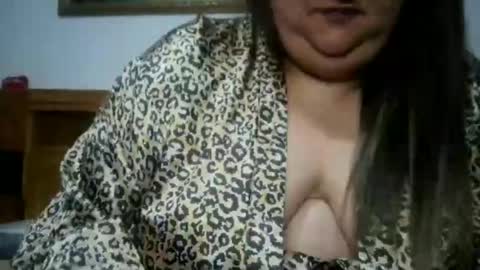 Snapshot of nicholle chatting on 04.23.26 Nicholle online show from 04.23.26