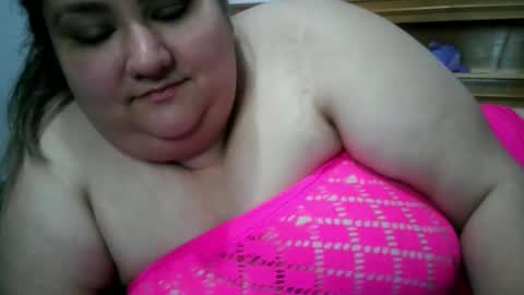 Snapshot of nicholle chatting on 04.25.26 Nicholle online show from 04.25.26