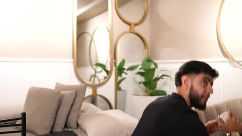 Jhohan online show from 12.15.25