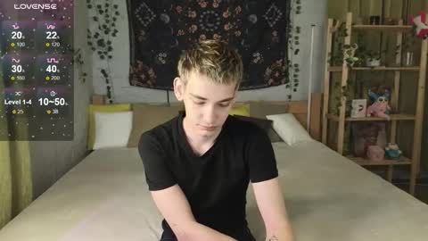 Snapshot of nick_win chatting on 11.15.25 Nick online show from 11.15.25