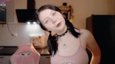 nickari_x online show from 04.10.26