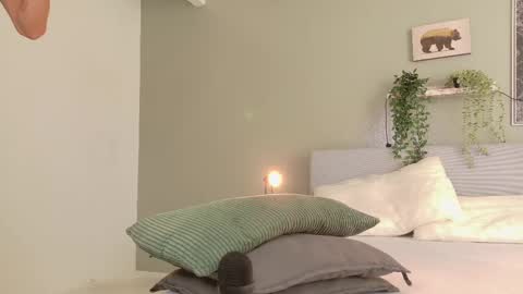 Snapshot of nickifox__ chatting on 10.06.25 NICKI FOX online show from 10.06.25