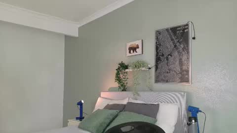 Snapshot of nickifox__ chatting on 10.11.25 NICKI FOX online show from 10.11.25