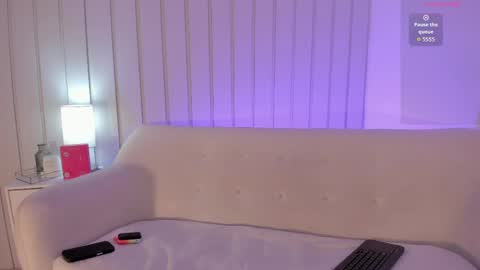 nickiwestt___ online show from 04.30.26
