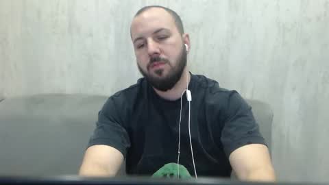 Julian online show from 12.03.25