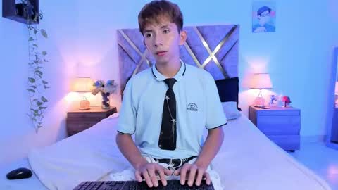 Nickolas Muoz online show from 10.24.25