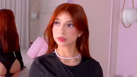 Snapshot of nicky_belmonth chatting on 10.30.25 nicky_belmonth online show from 10.30.25