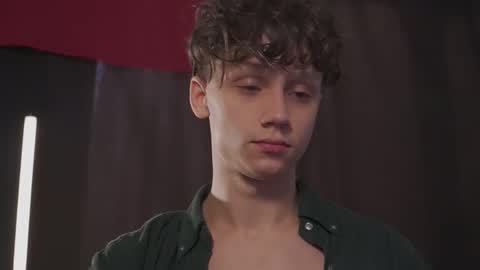 Snapshot of nicky_neal chatting on 09.30.25 Nicky Neal online show from 09.30.25