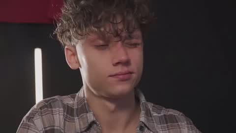 Snapshot of nicky_neal chatting on 10.05.25 Nicky Neal online show from 10.05.25