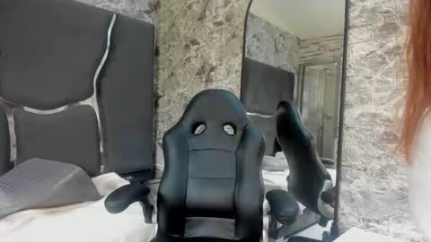 Snapshot of nico_mahecha chatting on 10.29.25 nico_mahecha online show from 10.29.25