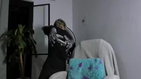 Nico  online show from 11.10.25