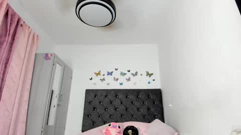 Nicole online show from 10.19.25