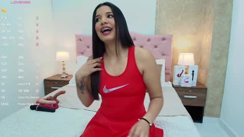 Nicol Alvarez online show from 01.12.25