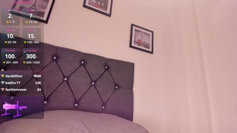 Snapshot of nicol_gil01 chatting on 12.12.24 Nicol online show from 12.12.24