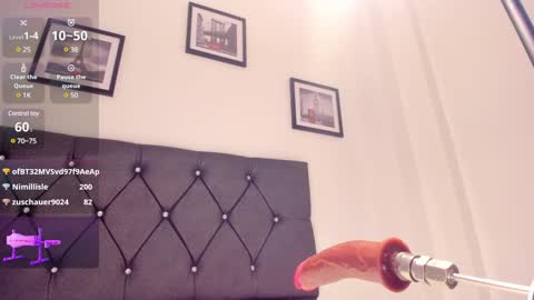 Snapshot of nicol_gil01 chatting on 01.10.25 Nicol online show from 01.10.25