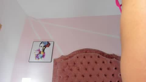 Snapshot of nicol_giraldo chatting on 03.12.25 Nicol online show from 03.12.25