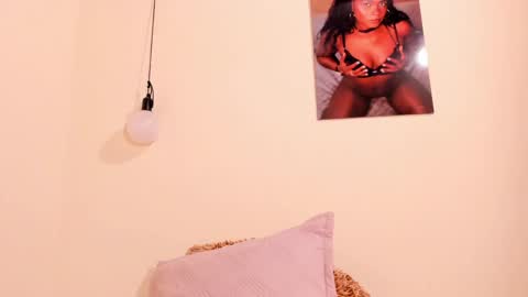 Nicol Villa online show from 01.07.25