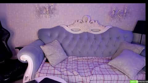 Nicola online show from 03.03.25