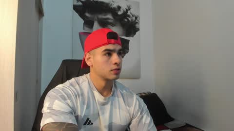 Snapshot of nicolasmuscle chatting on 01.03.25 Andres online show from 01.03.25