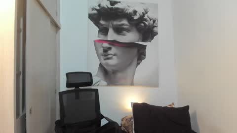 Snapshot of nicolasmuscle chatting on 02.05.25 Andres online show from 02.05.25