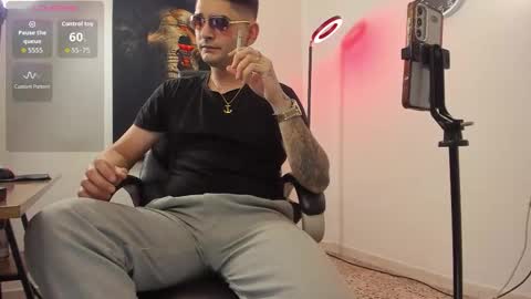 Snapshot of nicolass_fellener chatting on 10.27.25 Nicolas Fellener online show from 10.27.25