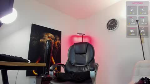 Snapshot of nicolass_fellener chatting on 11.16.25 Nicolas Fellener online show from 11.16.25