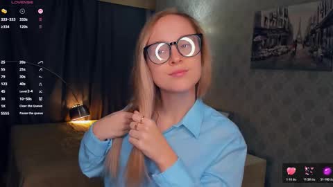 Snapshot of nicolavanderbie chatting on 11.06.25 Nicoletta online show from 11.06.25